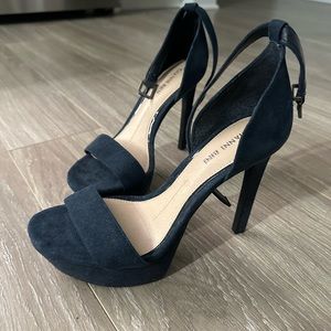 Navy heels